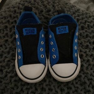 Kid’s converse blue